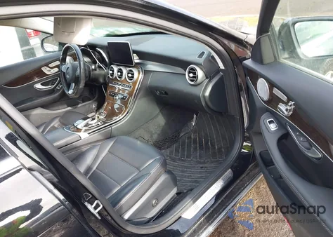 2017 Mercedes-Benz C 300 4Matic из США, поврежденный, VIN WDDWF4KBXHR280327